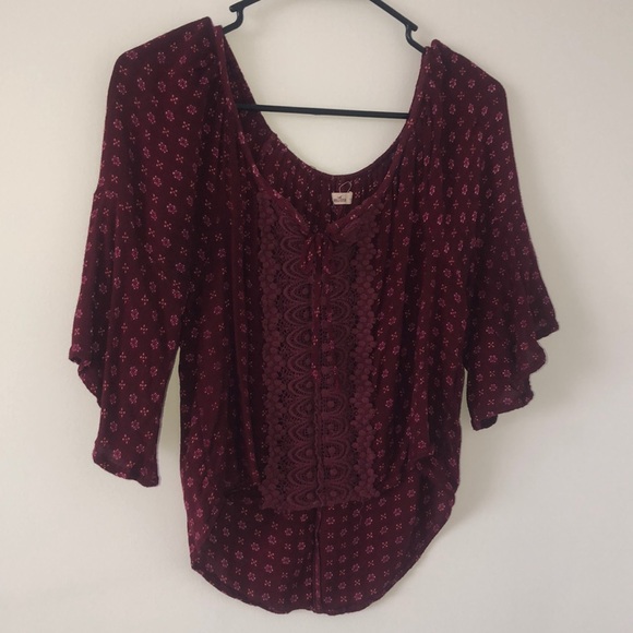 Lace Crop Top - Picture 2 of 3